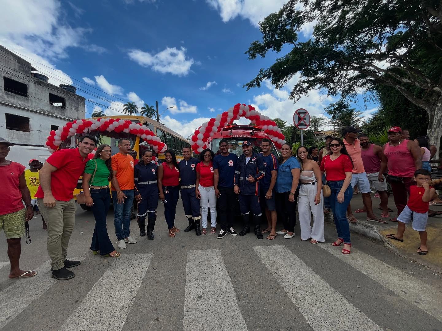 Mutuípe comemora avanços na saúde e educação com novas ambulância e ônibus escolar